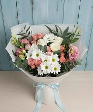 Букет цветов из:  Розы, Лизиантусы и Хризантемы в Назии