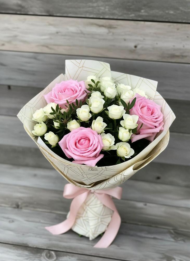 Букет цветов из: Розы в Назии