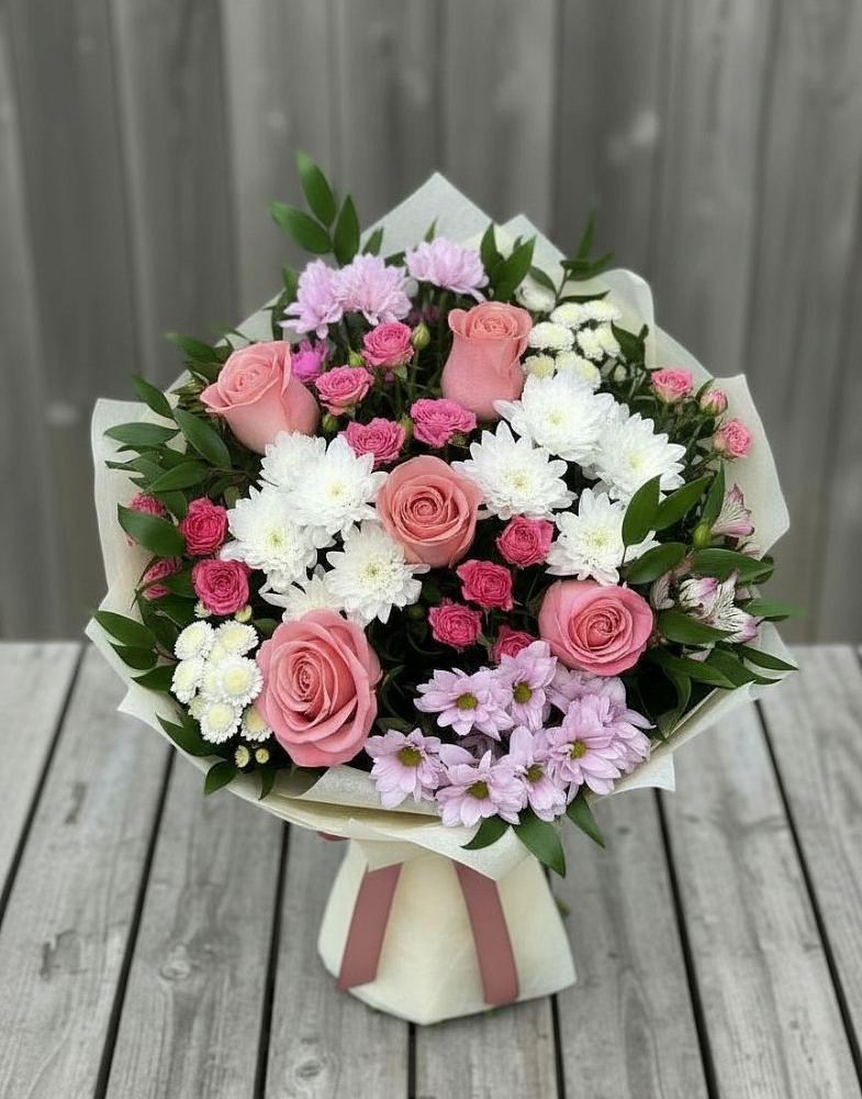 Букет цветов из: Альстромерии, Гвоздики, Розы и Хризантемы в Назии