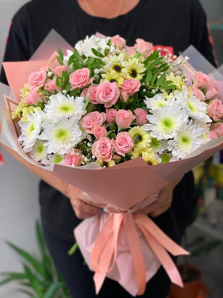 Букет цветов из: Розы и Хризантемы в Назии