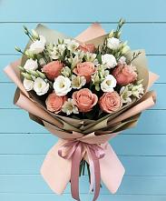 Букет цветов из:  Розы, Альстромерии и Лизиантусы в Назии