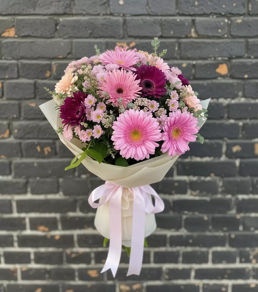 Букет цветов из: Герберы и Хризантемы в Назии
