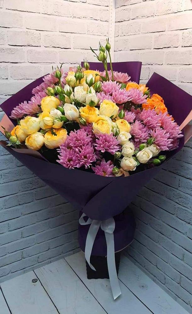 Букет цветов из: Хризантемы и Розы в Назии
