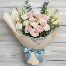 Букет цветов из:  Лизиантусы #REPLACE_PRED# Назии