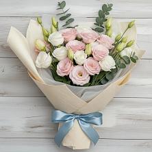 Букет цветов из:  Лизиантусы в Назии