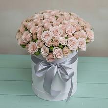 Цветочная композиция из Розы в шляпной коробке в Назии