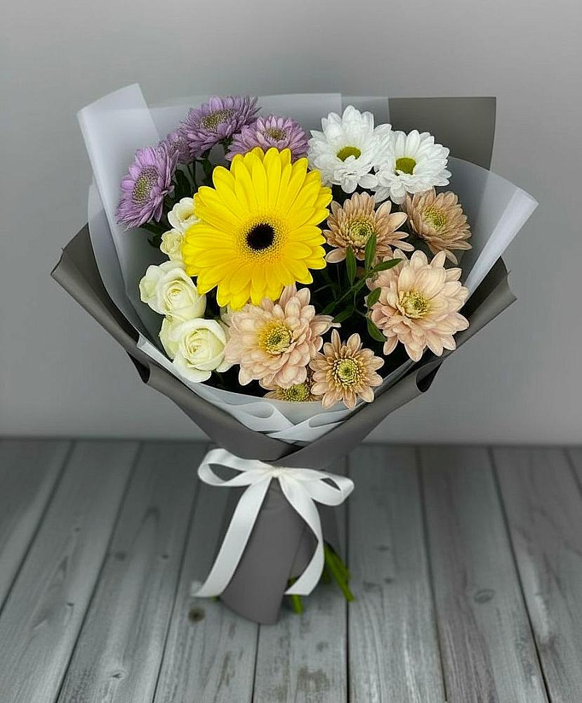 Букет цветов из: Розы, Герберы и Хризантемы в Назии