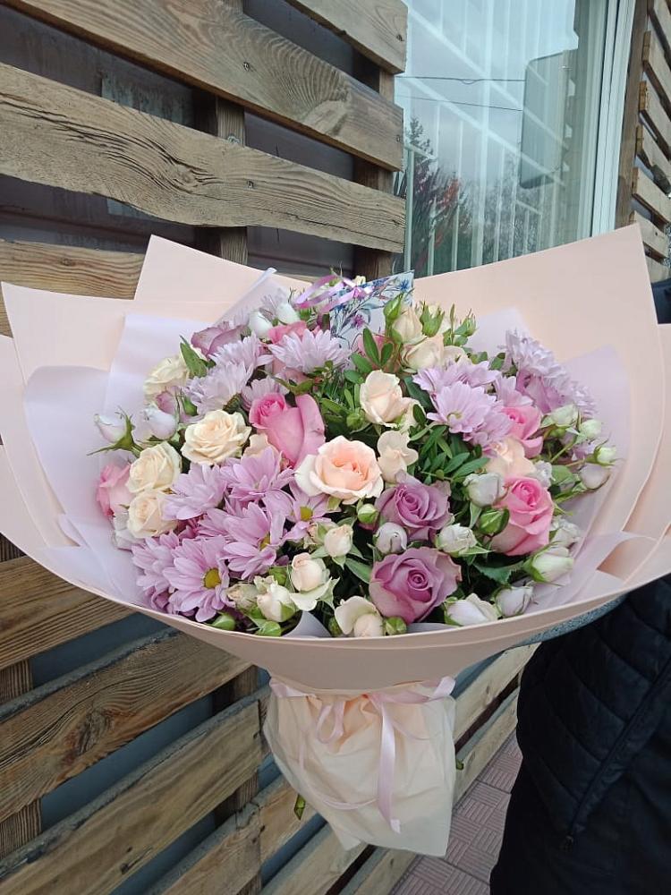 Букет цветов из: Розы и Хризантемы в Назии