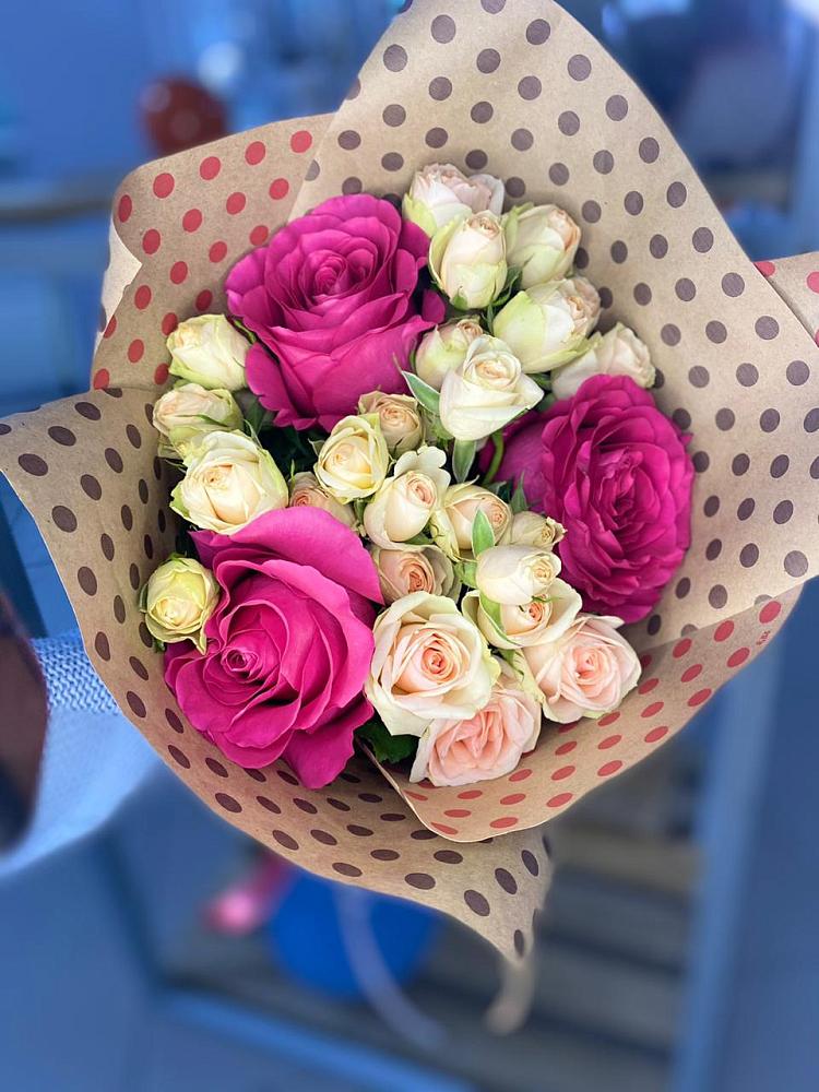 Букет цветов из: Розы в Назии