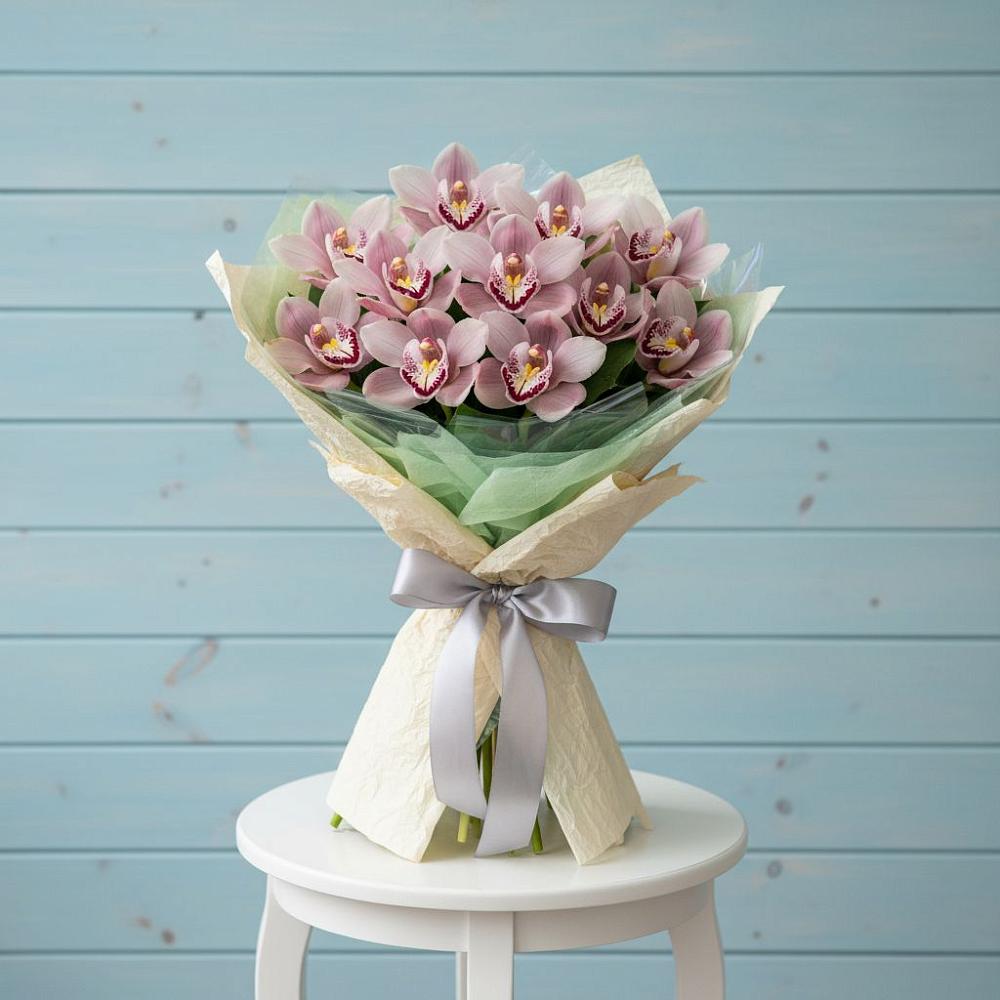 Букет цветов из: Орхидеи и Розы в Назии