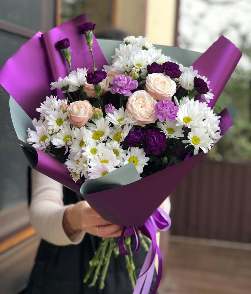 Букет цветов из: Хризантемы, Гвоздики и Розы в Назии