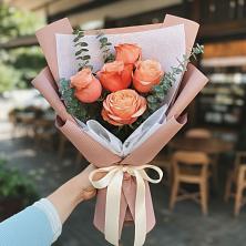 Букет цветов из:  Розы в Назии
