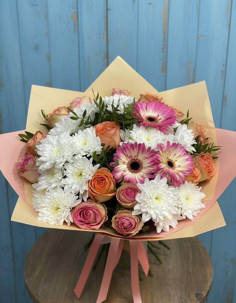 Букет цветов из: Розы, Герберы и Хризантемы в Назии