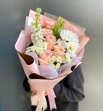 Букет цветов из:  Хризантемы и Розы в Назии