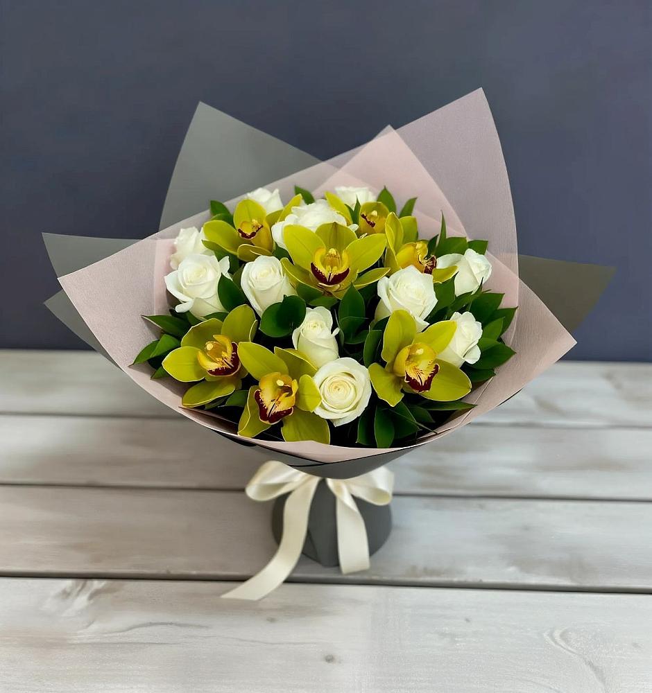 Букет цветов из: Орхидеи и Розы в Назии