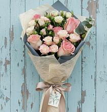 Букет цветов из:  Розы в Назии