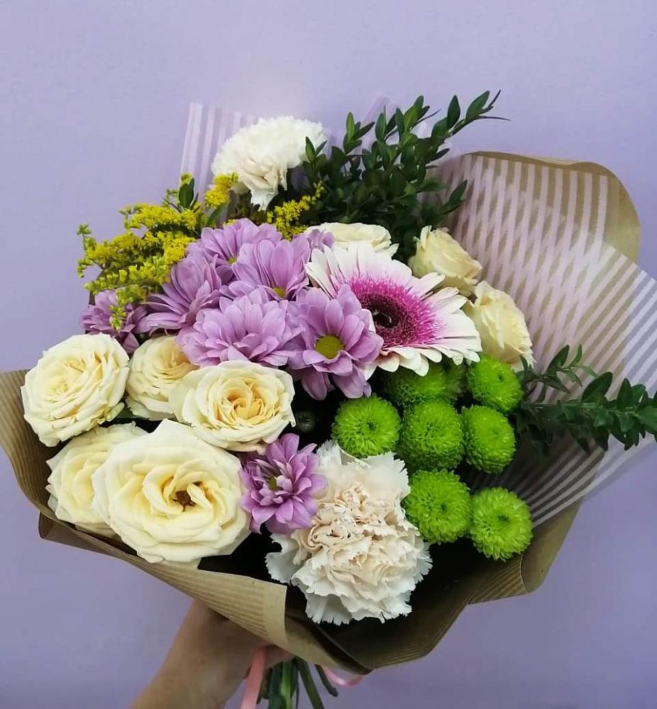 Букет цветов из: Хризантемы, Розы, Гвоздики и Герберы в Назии