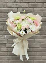Букет цветов из:  Гвоздики, Розы, Лизиантусы и Хризантемы в Назии