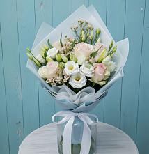 Букет цветов из:  Розы и Лизиантусы в Назии