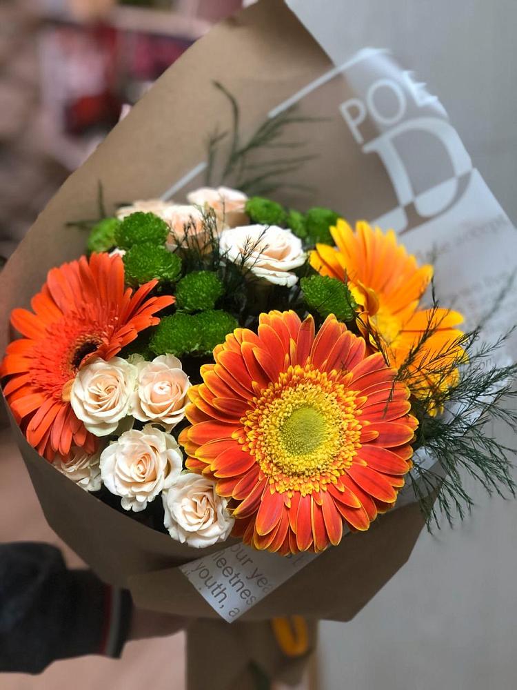 Букет цветов из: Герберы, Хризантемы и Розы в Назии