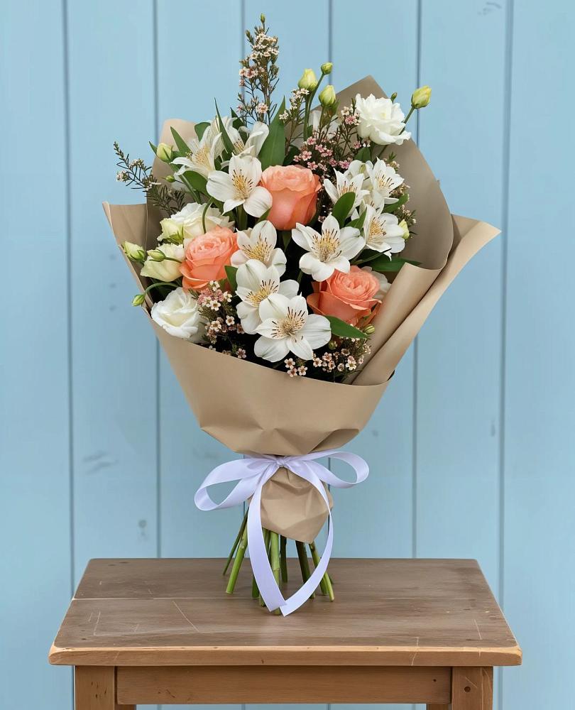 Букет цветов из: Альстромерии, Лизиантусы, Розы и Хризантемы в Назии