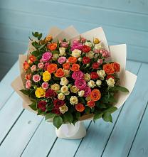 Букет Микс из разноцветных кустовых роз в Назии