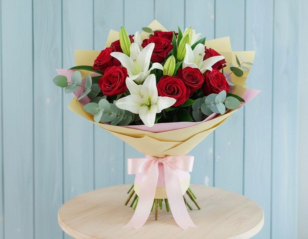 Букет цветов из: Лилии и Розы в Назии